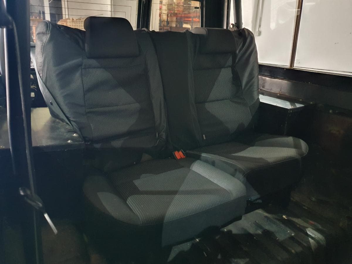 Toyota Land Cruiser 250 · Ano 1988 — image 30