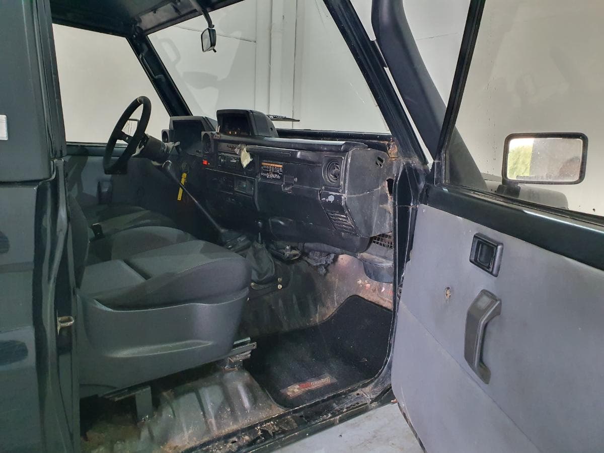 Toyota Land Cruiser 250 · Ano 1988 — image 29