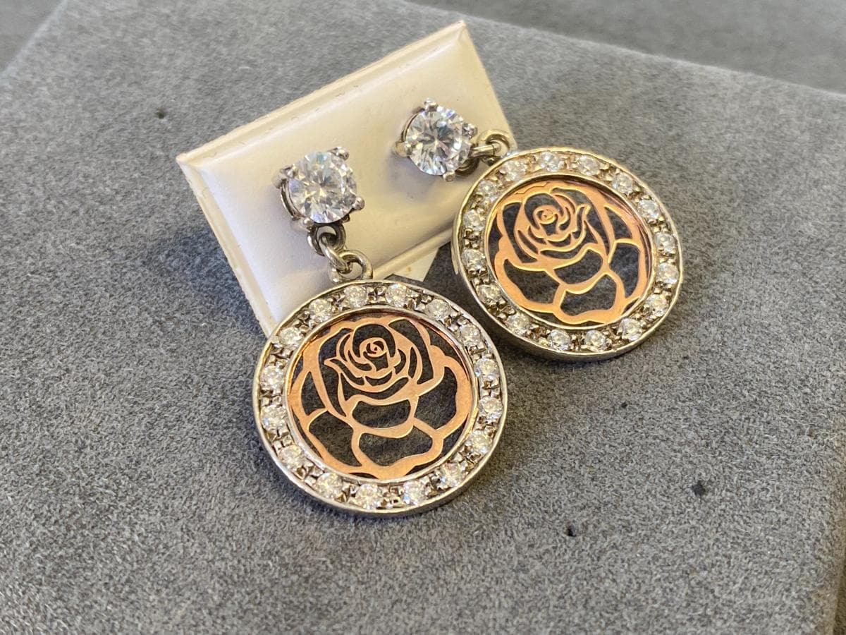 Boucles d'oreilles en argent et autres matériaux — image 2