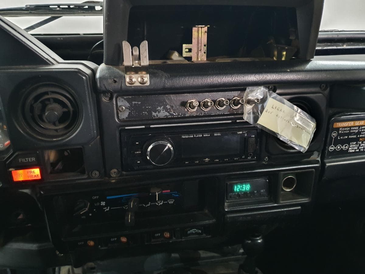 Toyota Land Cruiser 250 · Ano 1988 — image 31
