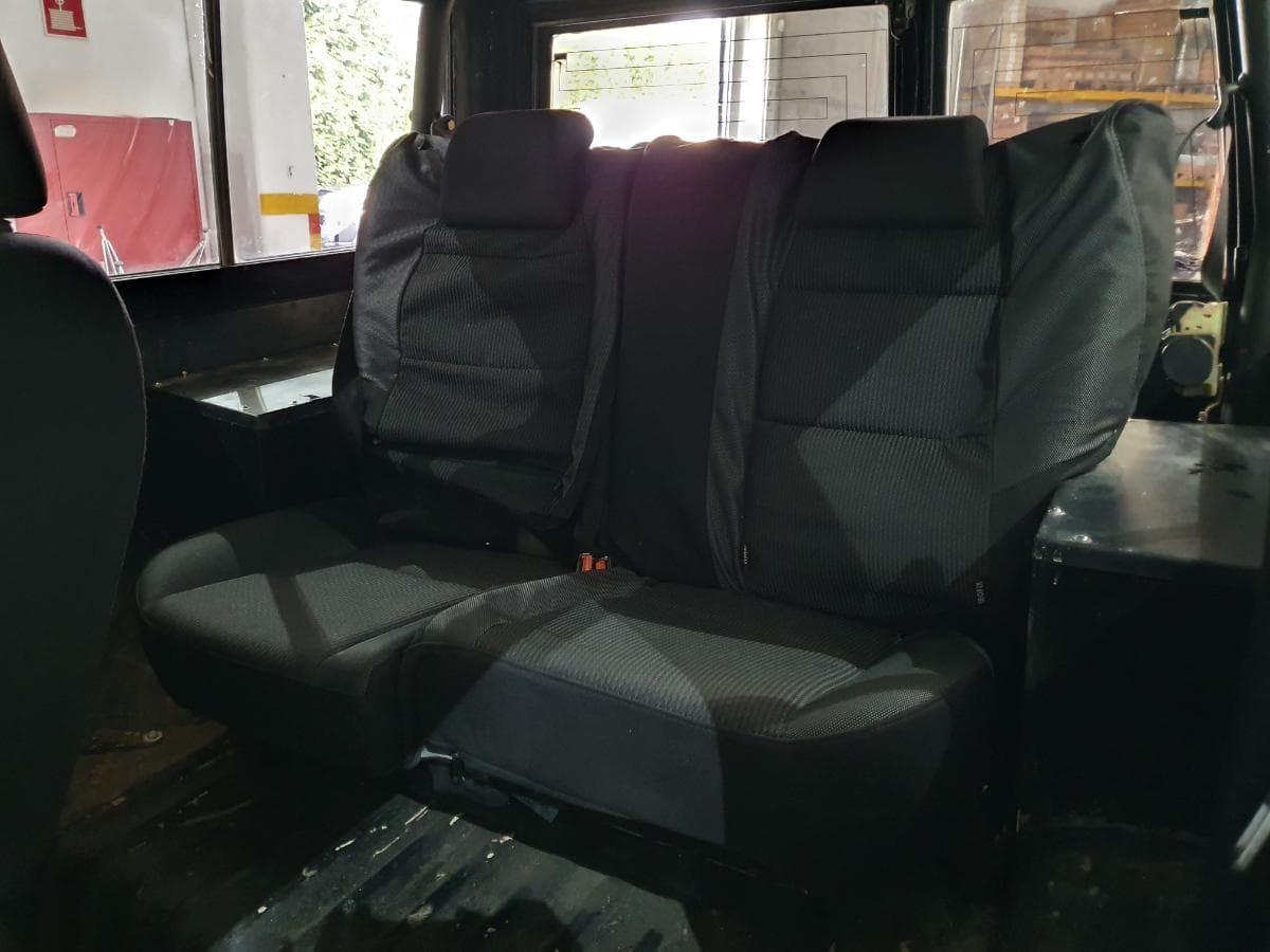 Toyota Land Cruiser 250 · Ano 1988 — image 32