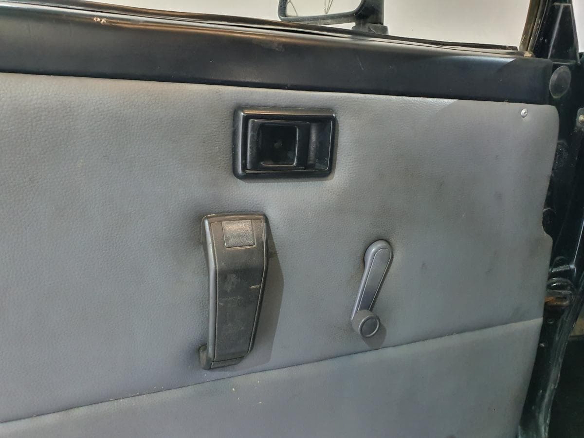 Toyota Land Cruiser 250 · Ano 1988 — image 36
