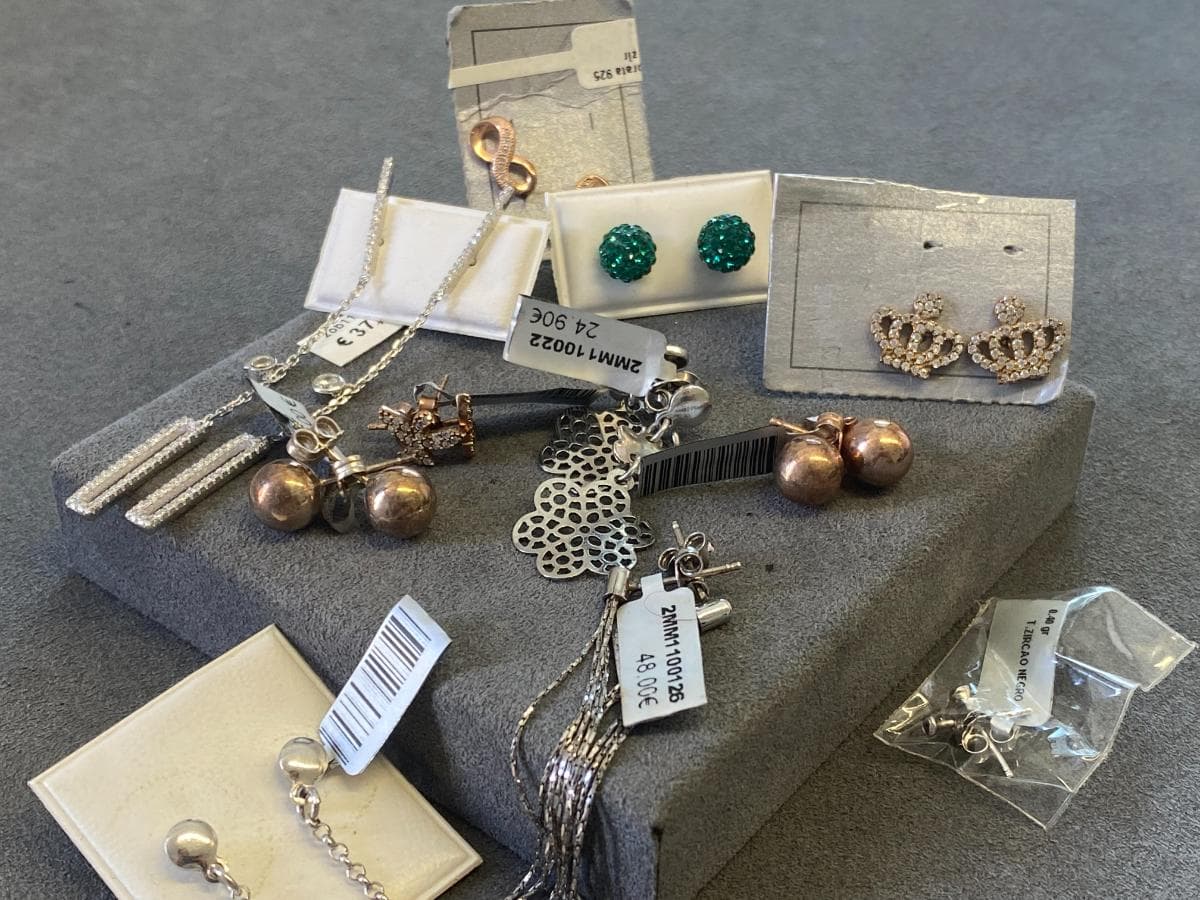 Pendientes de plata y otros materiales — imagen 2