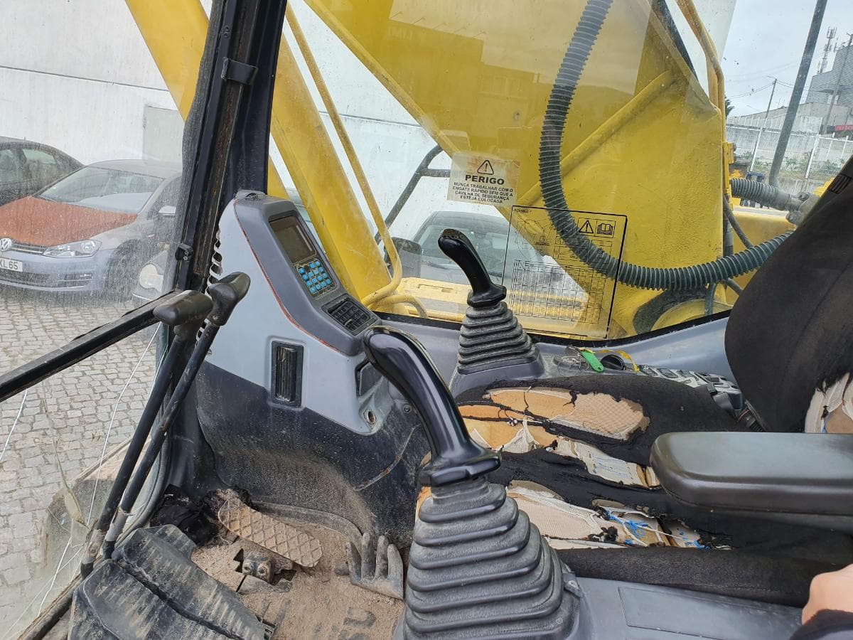 Giratória Komatsu PC210NLC-7K — imagen 15