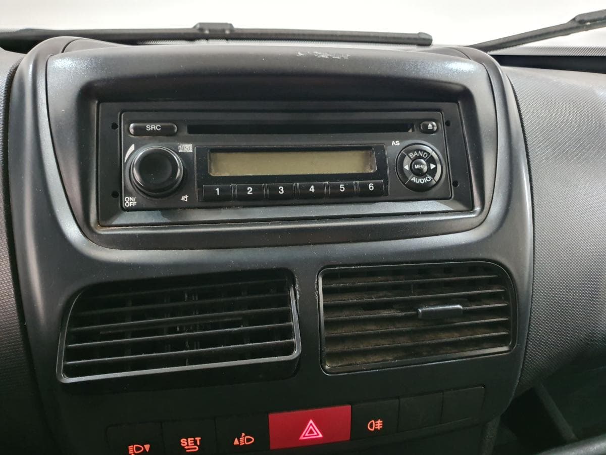 Opel Combo 1.6 CDTI · Ano 2017 — image 26