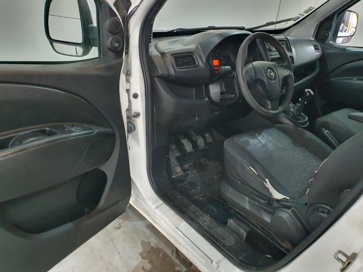 Opel Combo 1.6 CDTI · Ano 2017 — image 24