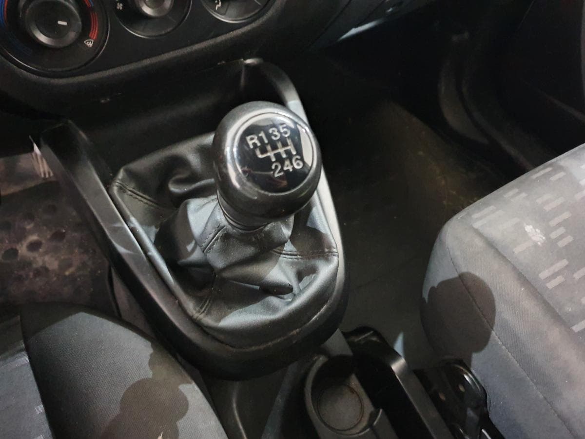 Opel Combo 1.6 CDTI · Ano 2017 — image 33