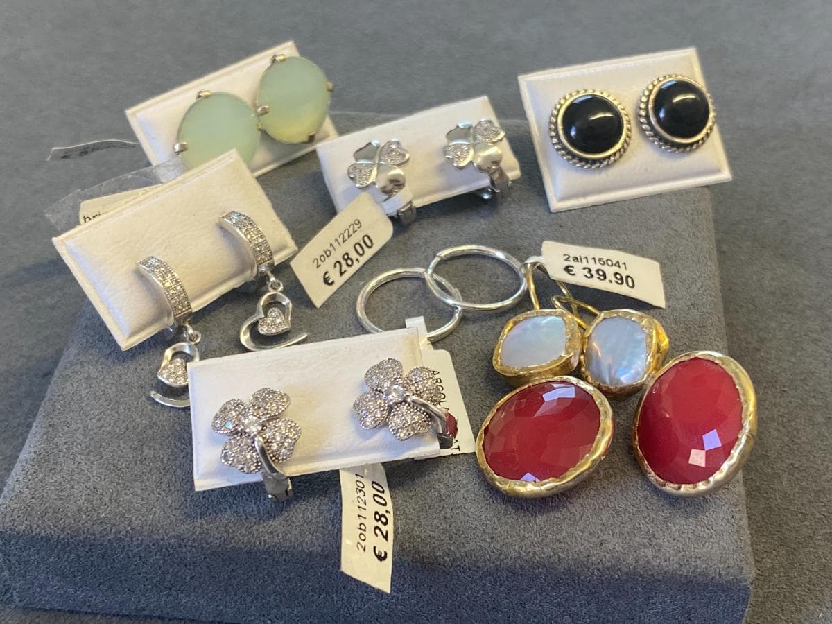 Earrings in silver and other materials — image 2