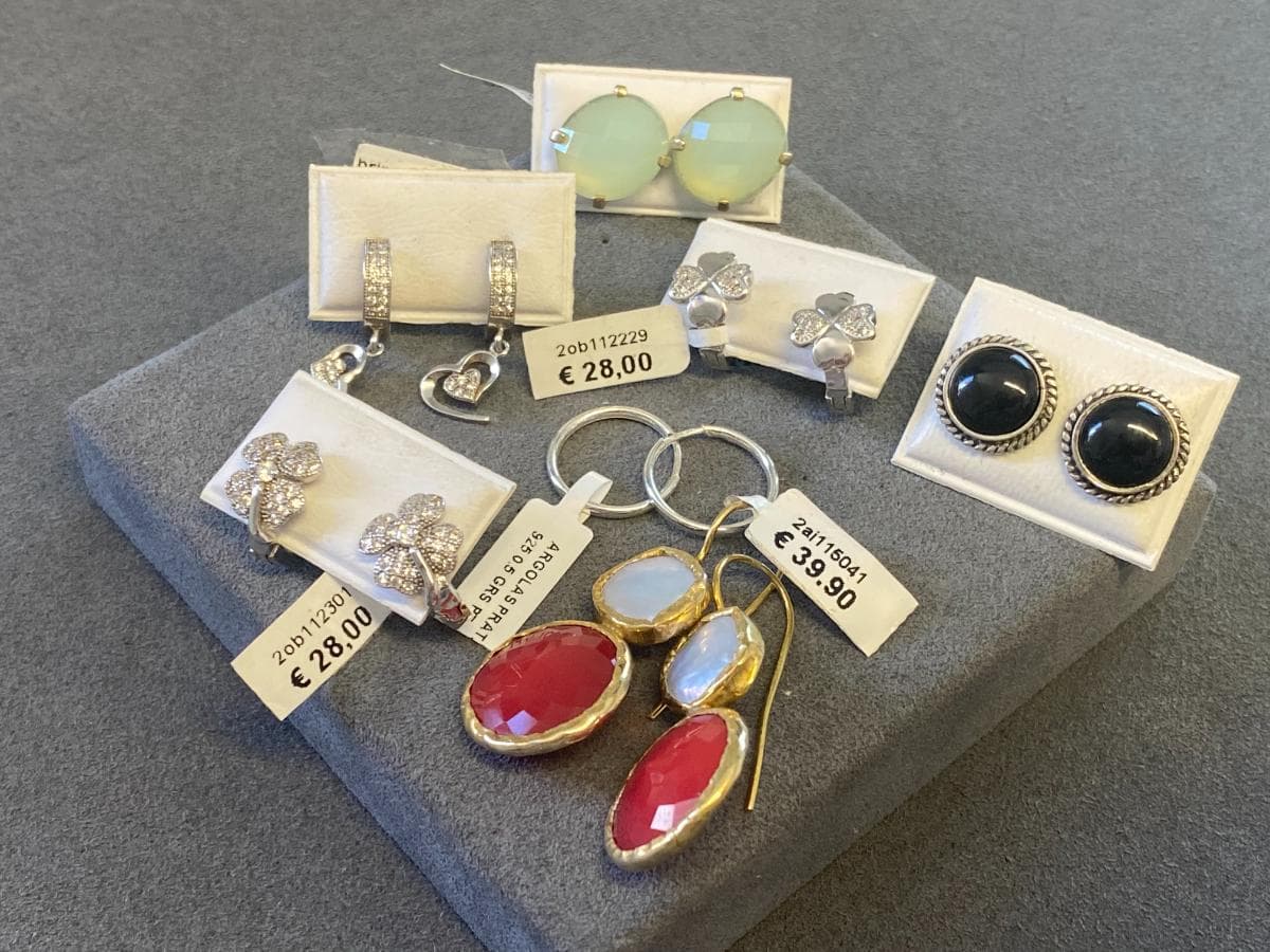 Earrings in silver and other materials — image 4