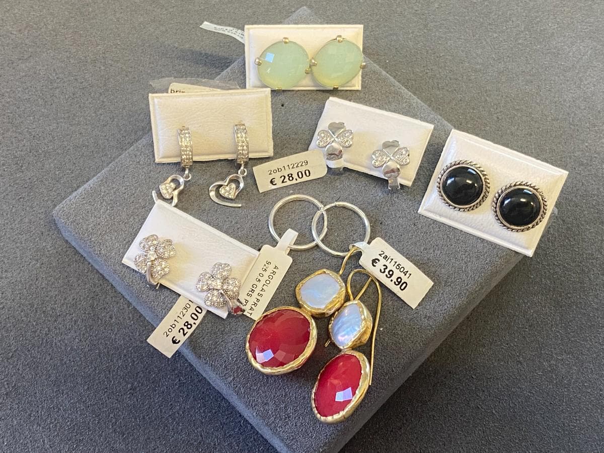 Earrings in silver and other materials — image 3