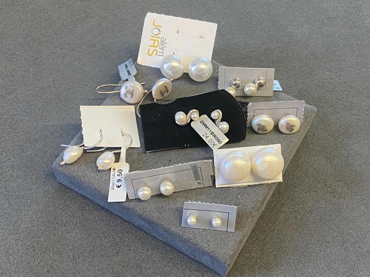 Pendientes de plata y otros materiales — imagen 1