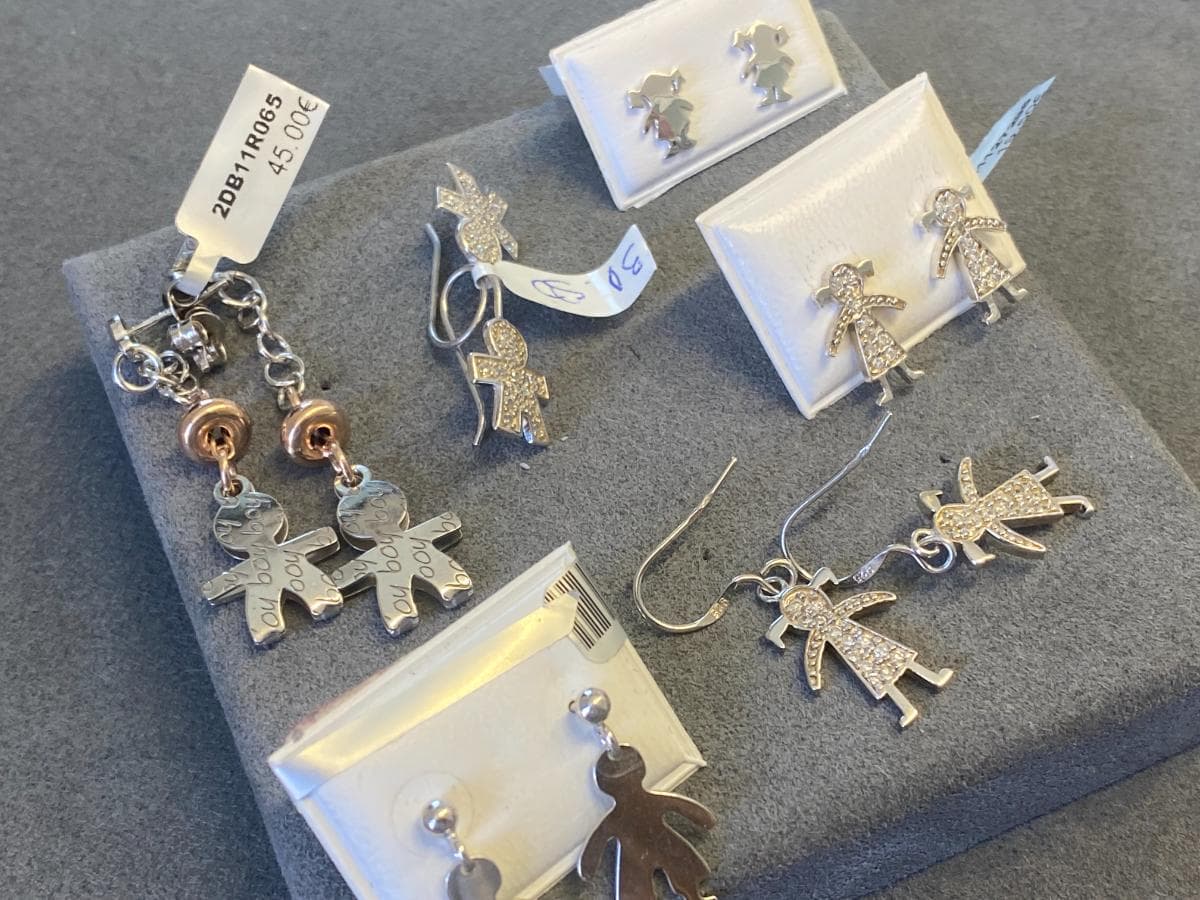 Boucles d'oreilles en argent et autres matériaux — image 2