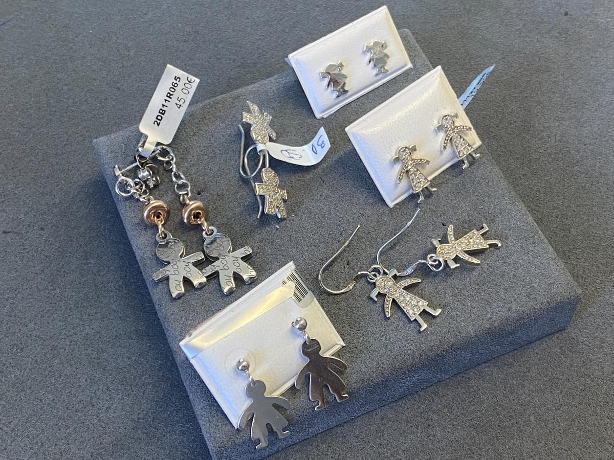 Boucles d'oreilles en argent et autres matériaux — image 4