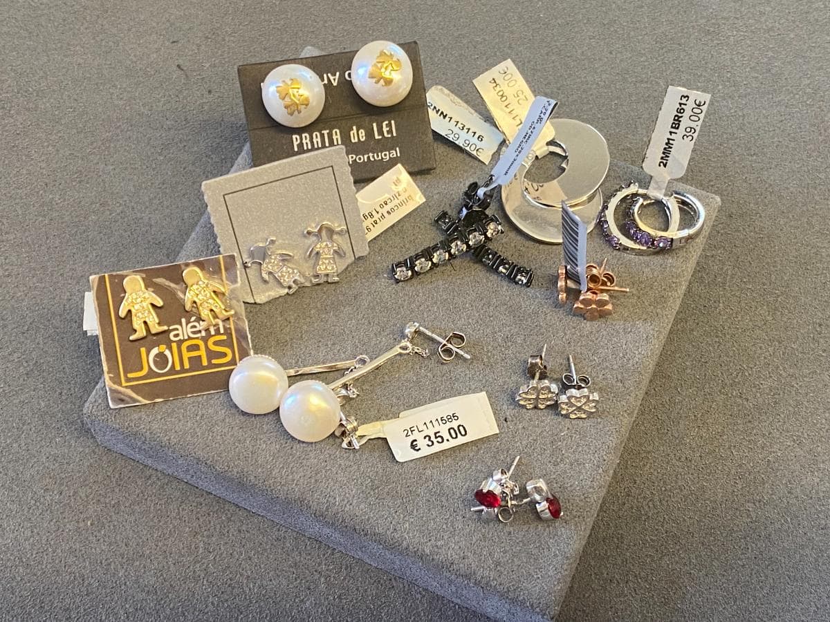 Pendientes de plata y otros materiales — imagen 1