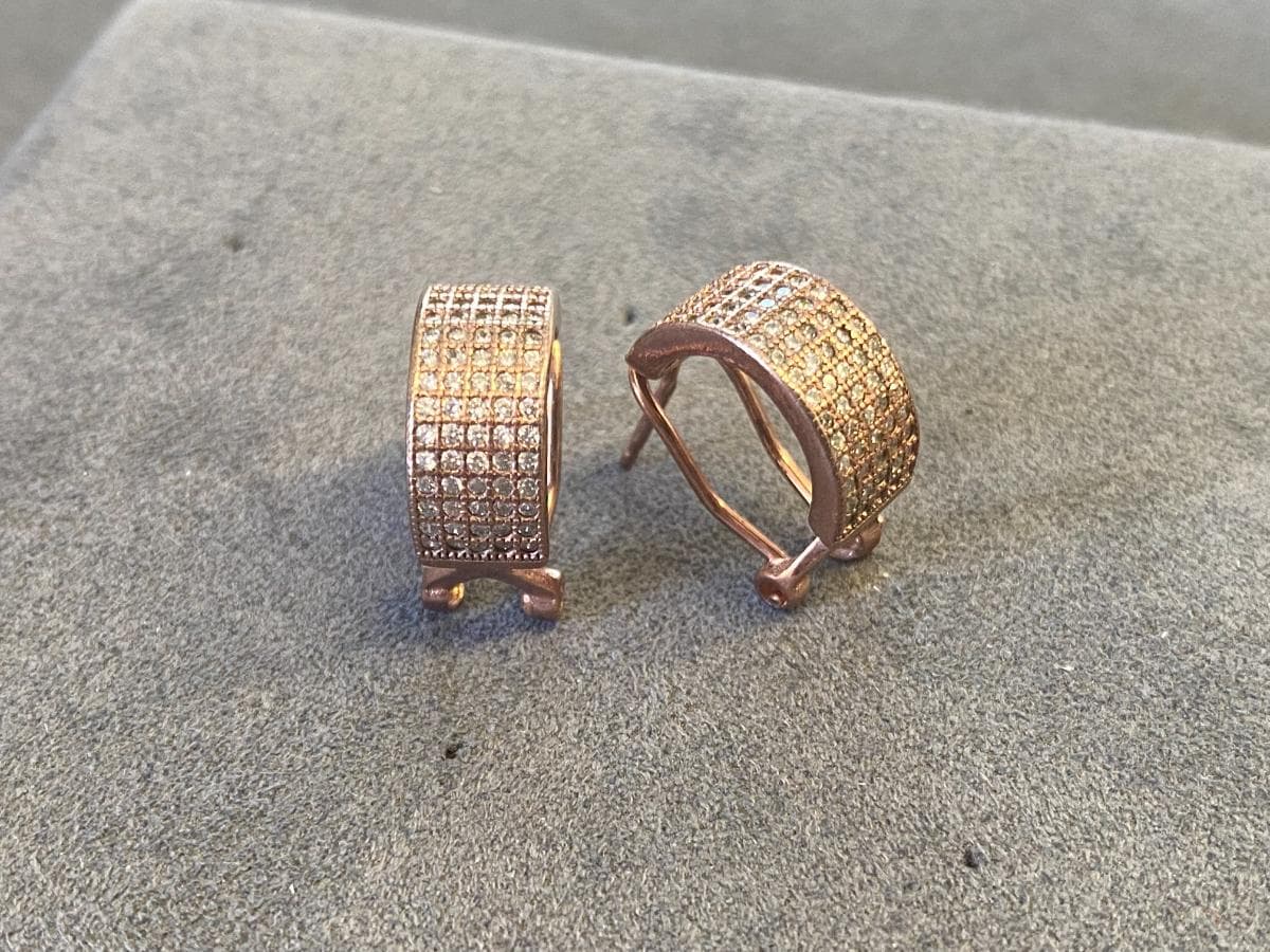 Pendientes de plata y otros materiales — imagen 1