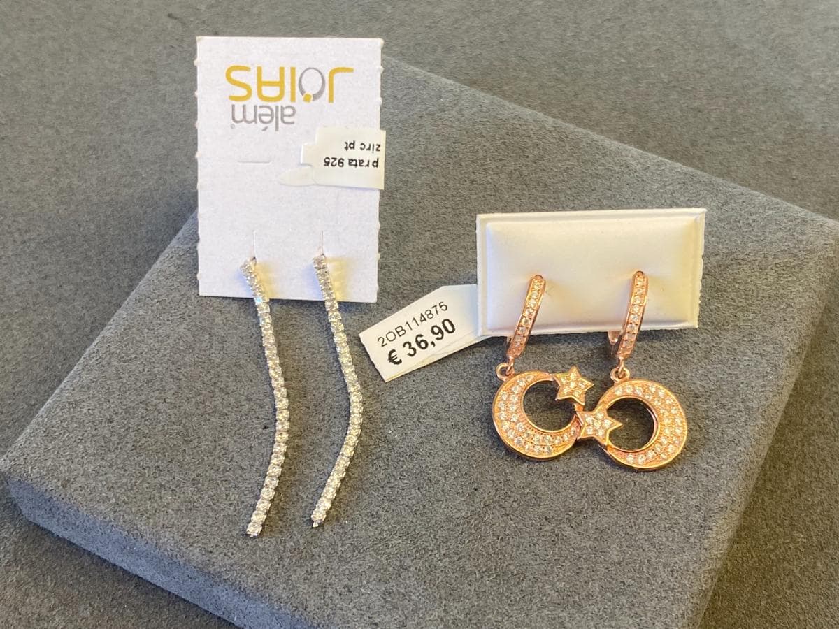 Earrings in silver and other materials — image 2