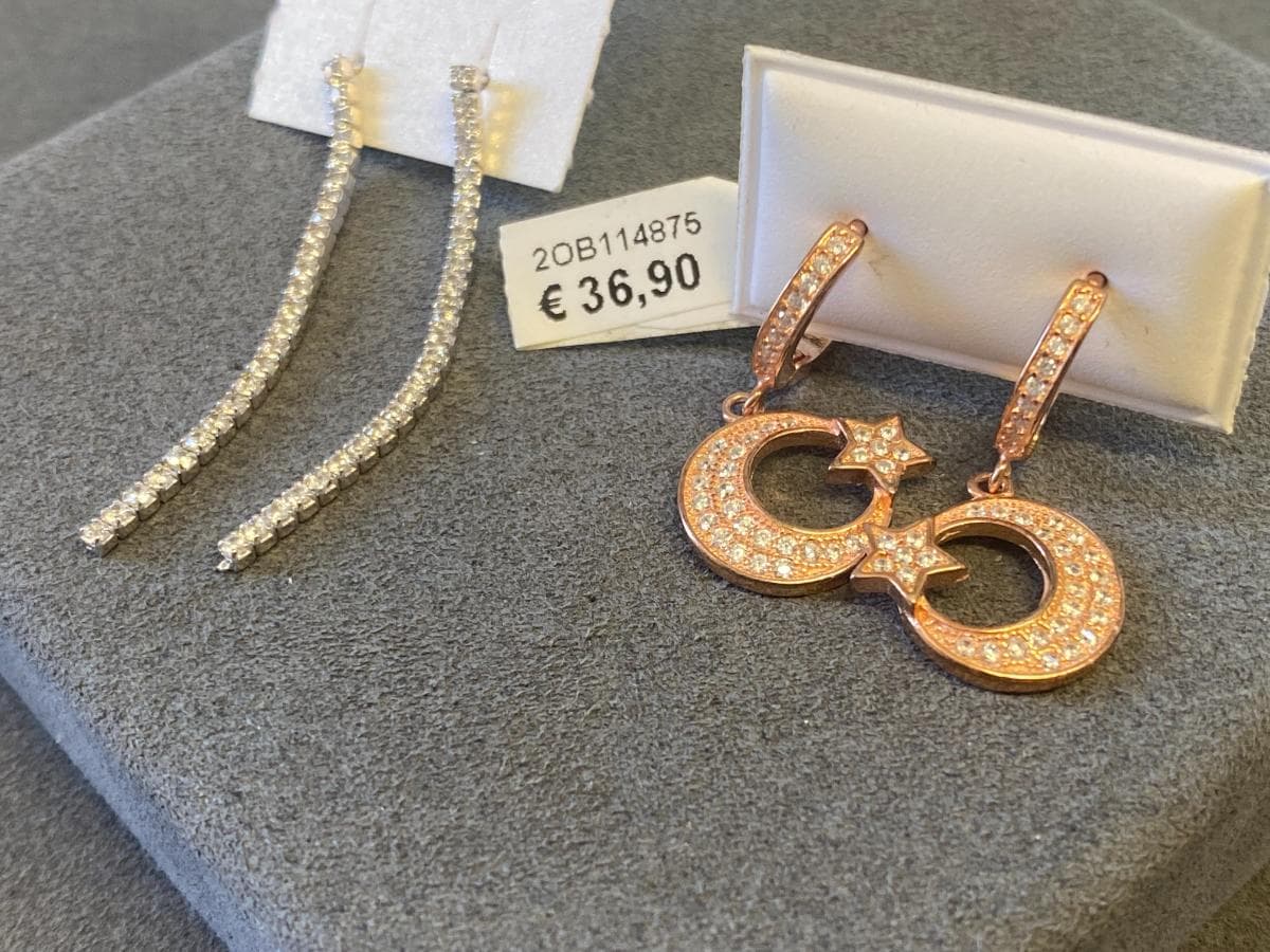 Earrings in silver and other materials — image 4