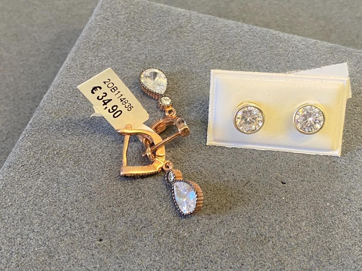 Boucles d'oreilles en argent et autres matériaux — image 3