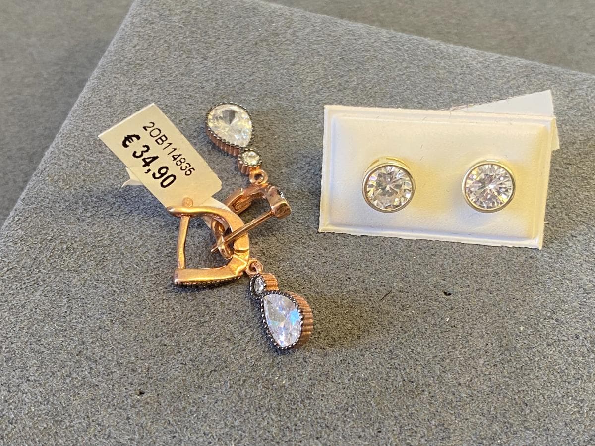 Boucles d'oreilles en argent et autres matériaux — image 2