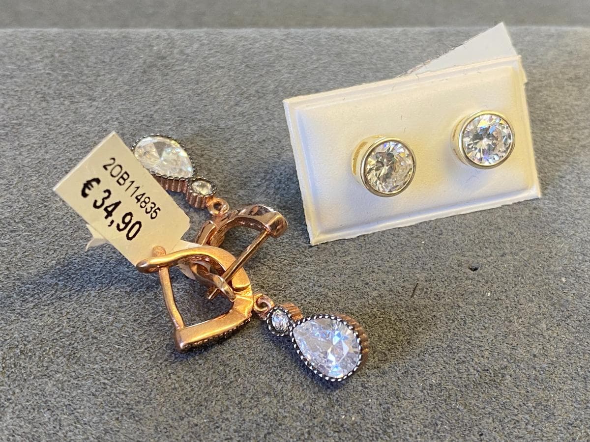 Boucles d'oreilles en argent et autres matériaux — image 4