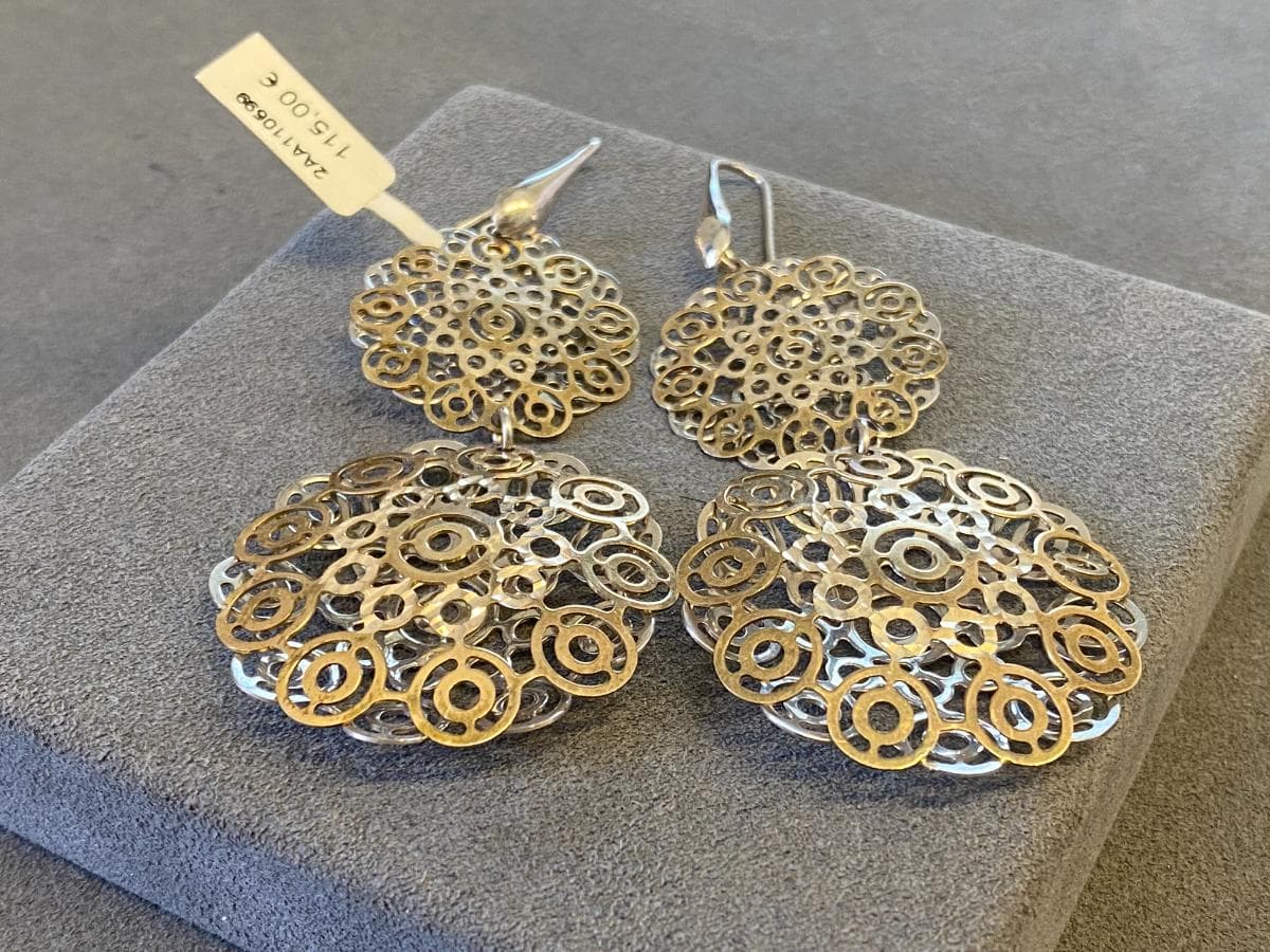 Boucles d'oreilles en argent et autres matériaux — image 2