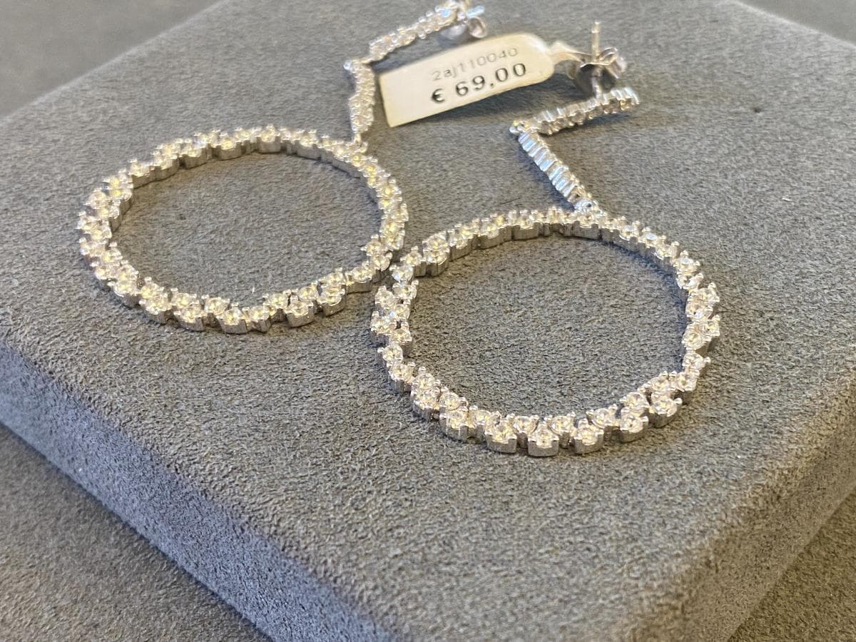 Pendientes de plata y otros materiales — imagen 1