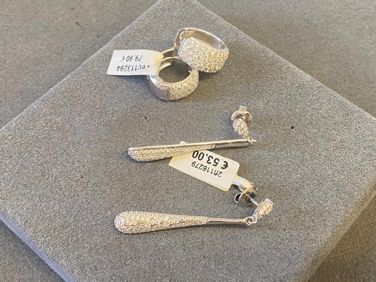 Pendientes de plata y otros materiales — imagen 1