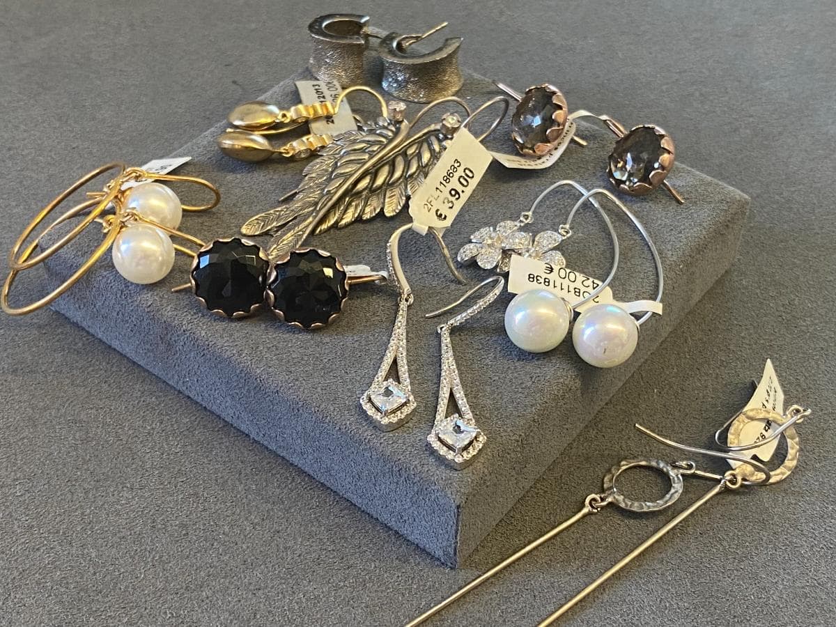 Pendientes de plata y otros materiales — imagen 1