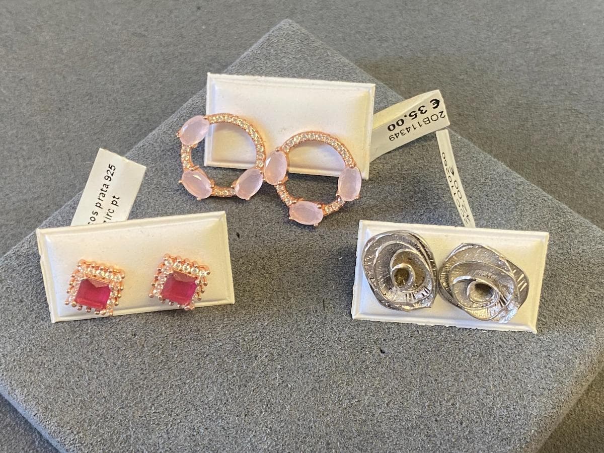 Pendientes de plata y otros materiales — imagen 1