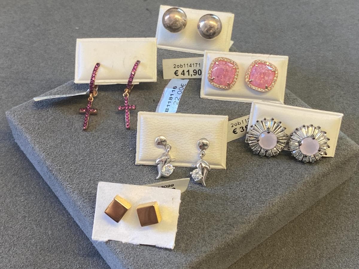 Pendientes de plata y otros materiales — imagen 1