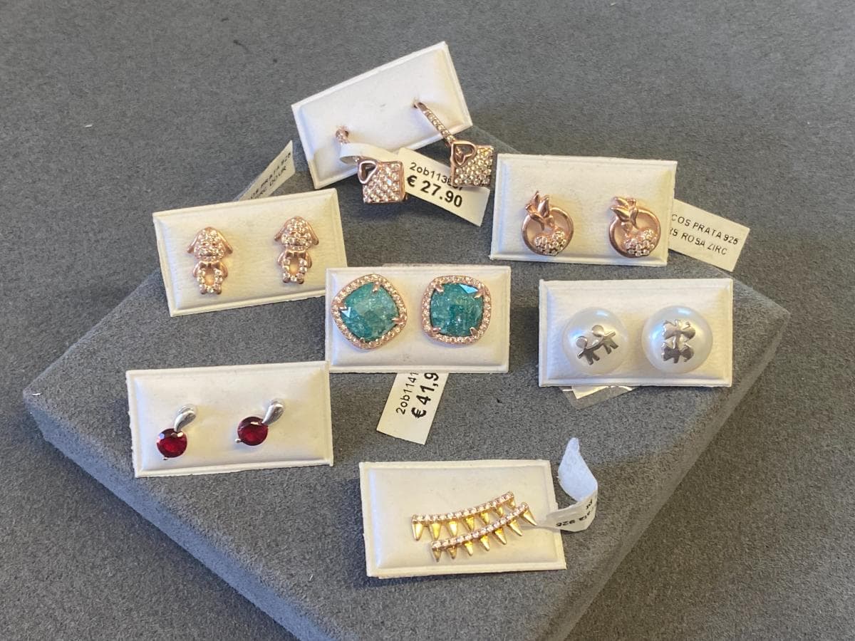 Pendientes de plata y otros materiales — imagen 1