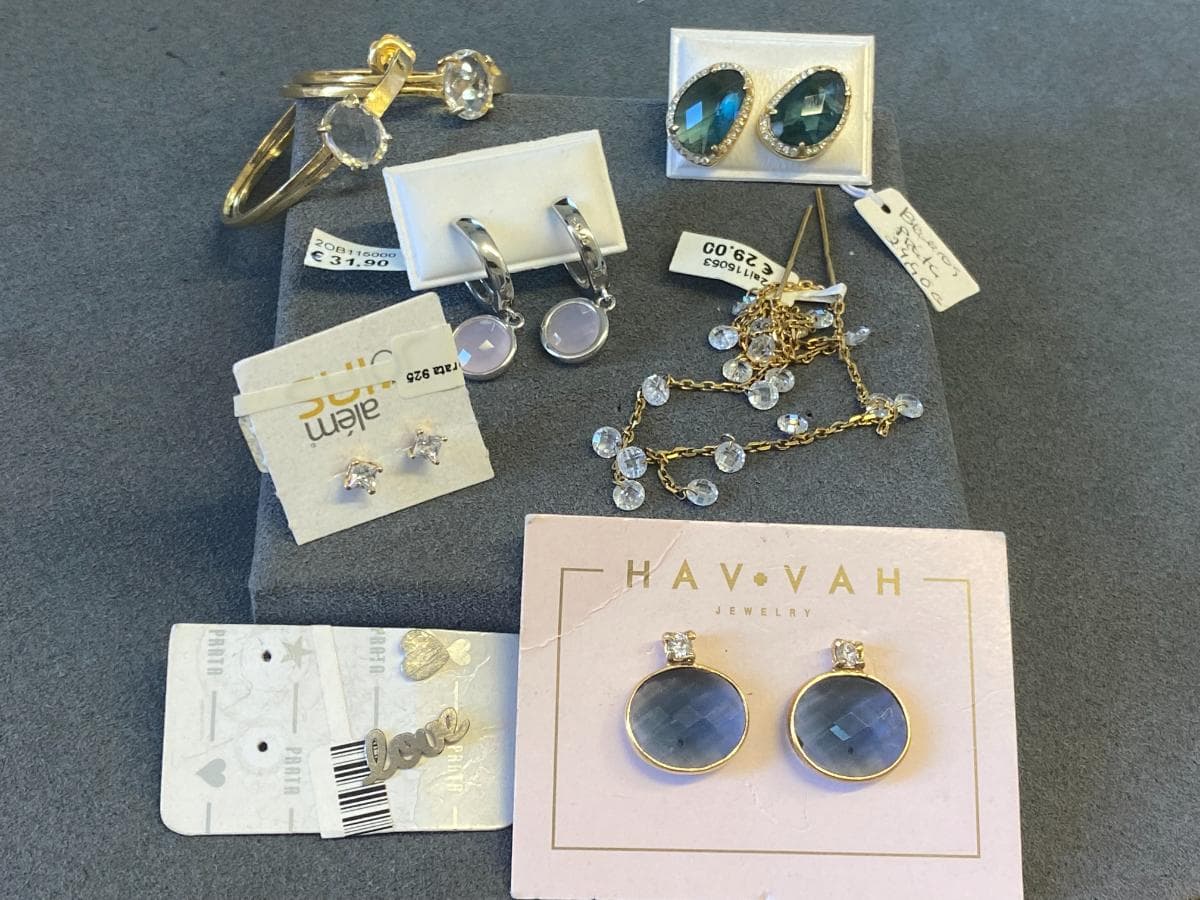 Pendientes de plata y otros materiales — imagen 1