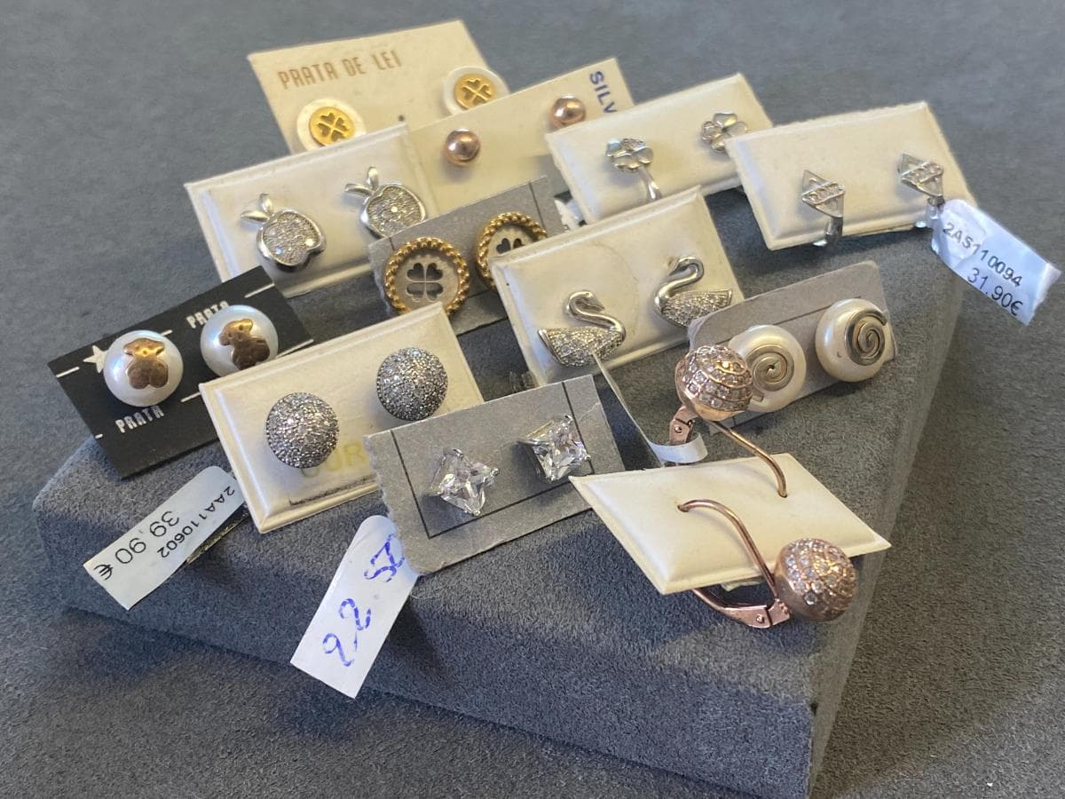 Boucles d'oreilles en argent et autres matériaux — image 2