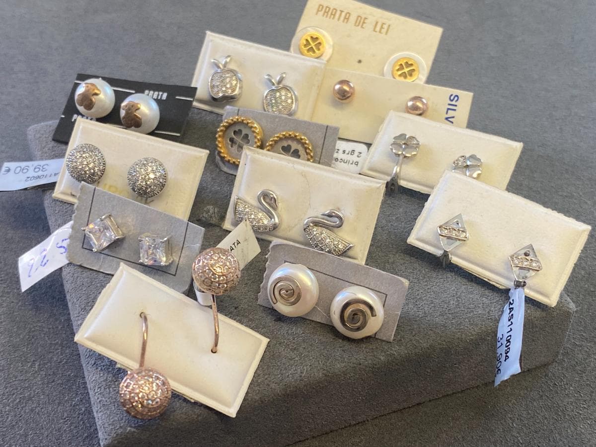 Boucles d'oreilles en argent et autres matériaux — image 3