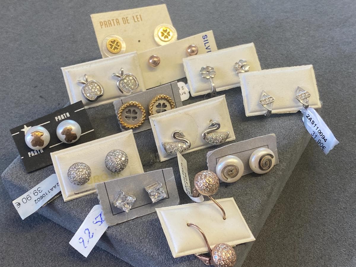 Boucles d'oreilles en argent et autres matériaux — image 4