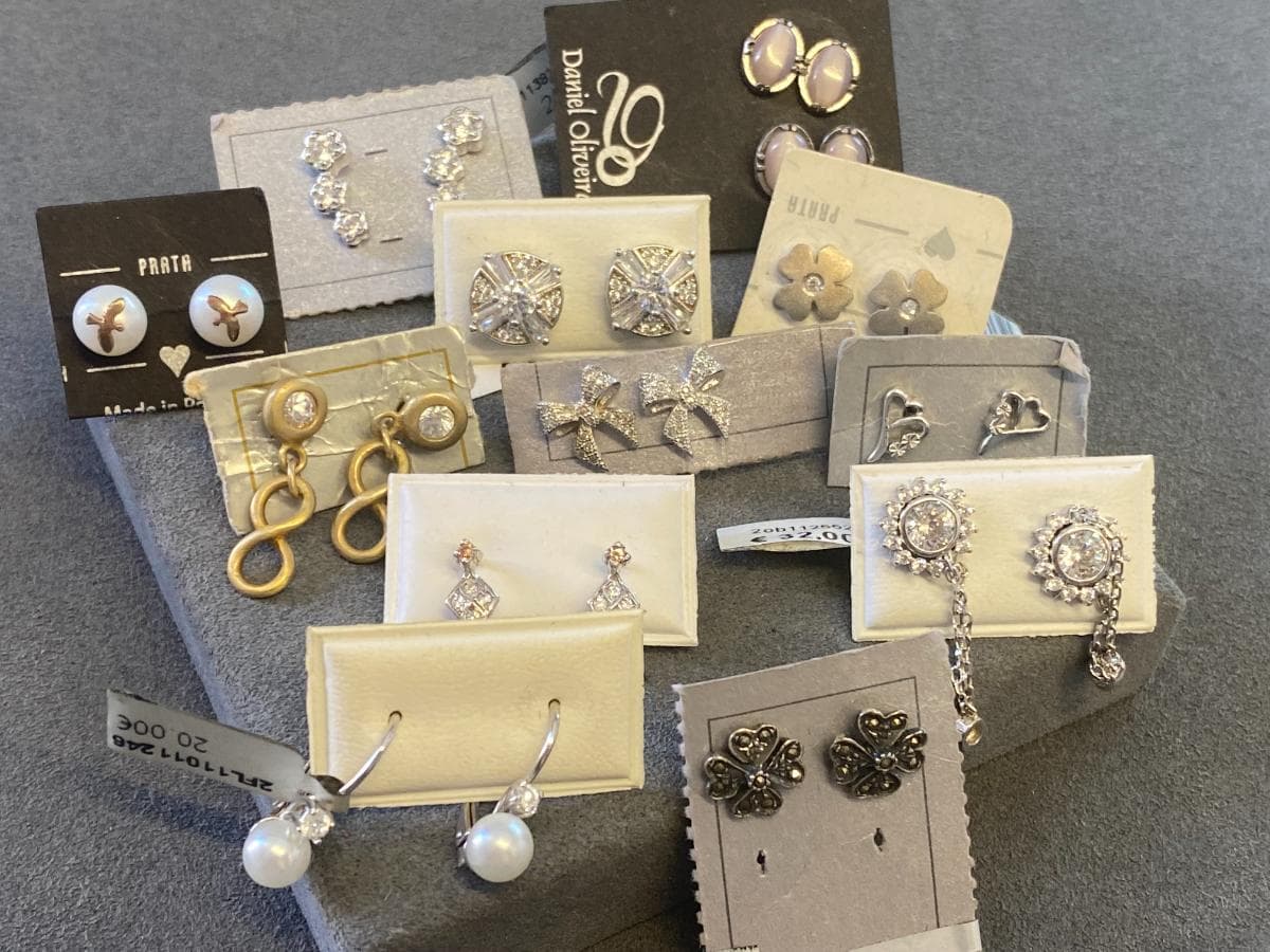 Boucles d'oreilles en argent et autres matériaux — image 5