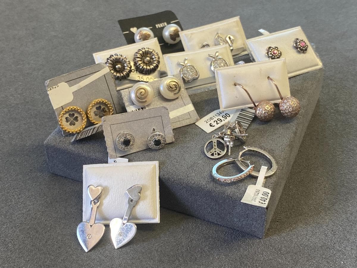 Pendientes de plata y otros materiales — imagen 3
