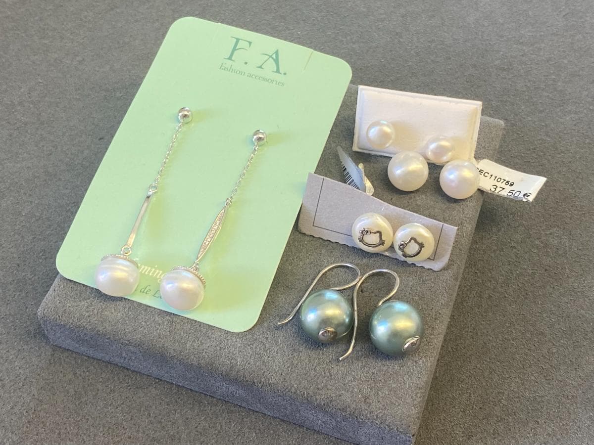 Pendientes de plata y otros materiales — imagen 1