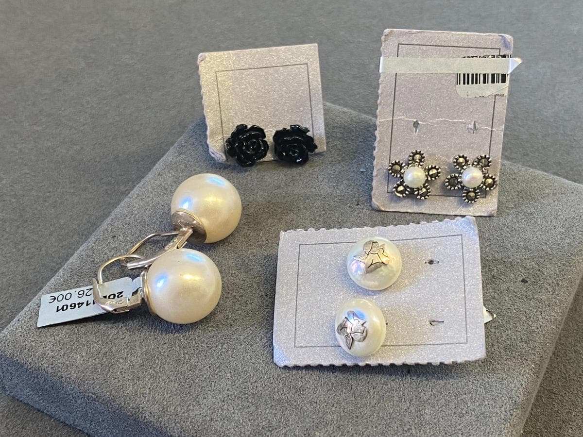 Pendientes de plata y otros materiales — imagen 1