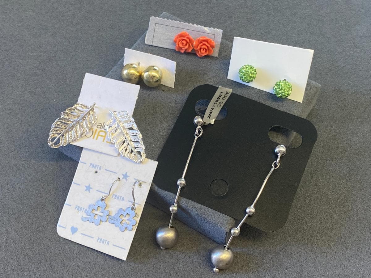 Pendientes de plata y otros materiales — imagen 1