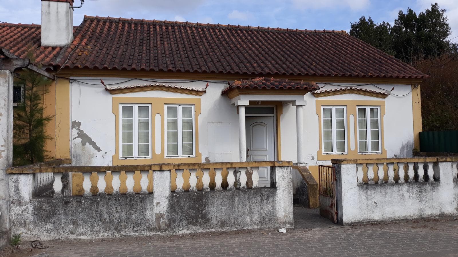 Moradia V3 com Logradouro· Rio Maior — image 1