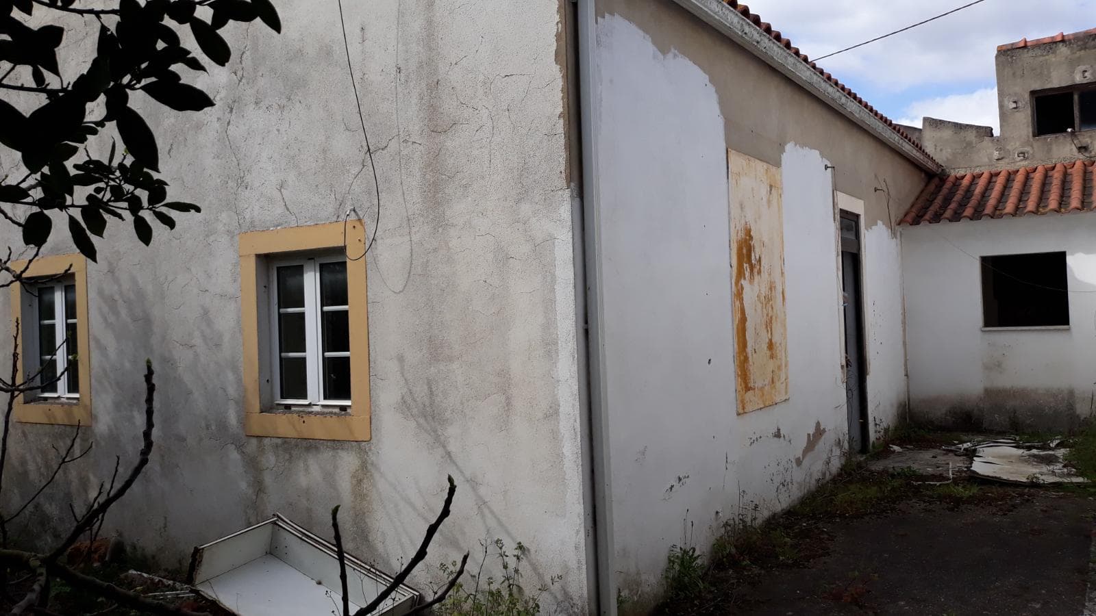 Moradia V3 com Logradouro· Rio Maior — image 4