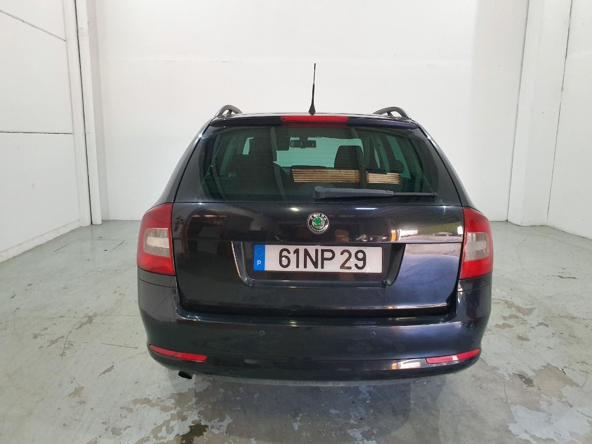 Skoda Octavia 1.6 TDI · Ano 2013 — image 8