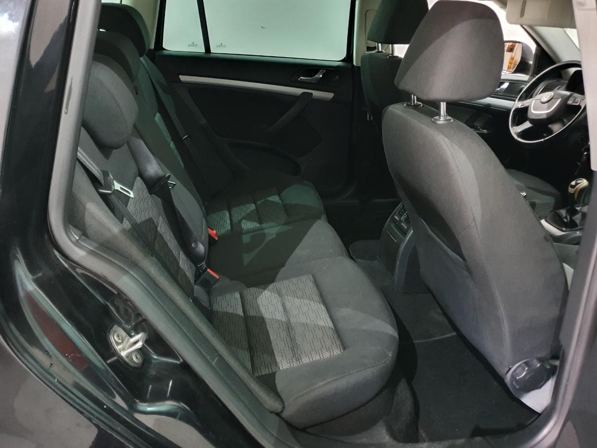Skoda Octavia 1.6 TDI · Ano 2013 — image 14