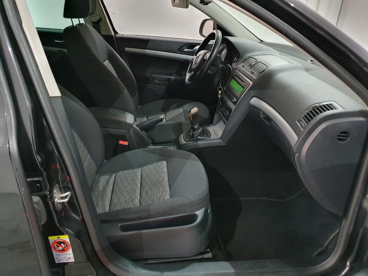 Skoda Octavia 1.6 TDI · Ano 2013 — image 16