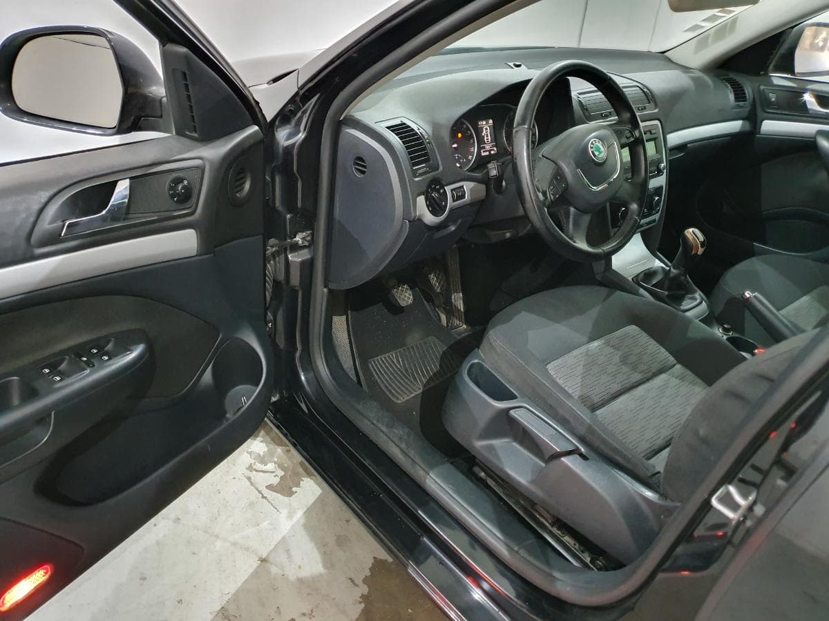 Skoda Octavia 1.6 TDI · Ano 2013 — image 11