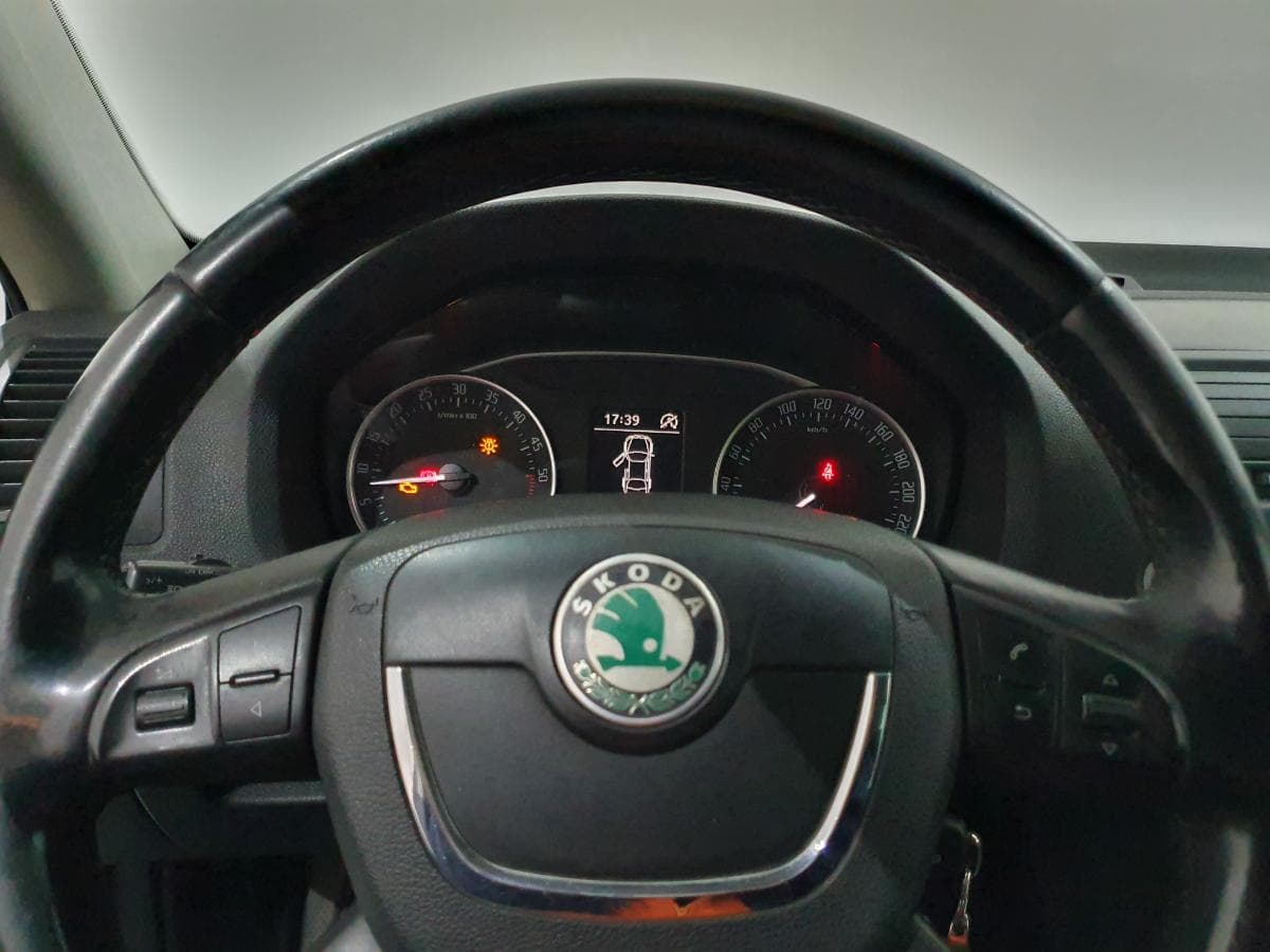 Skoda Octavia 1.6 TDI · Ano 2013 — image 28