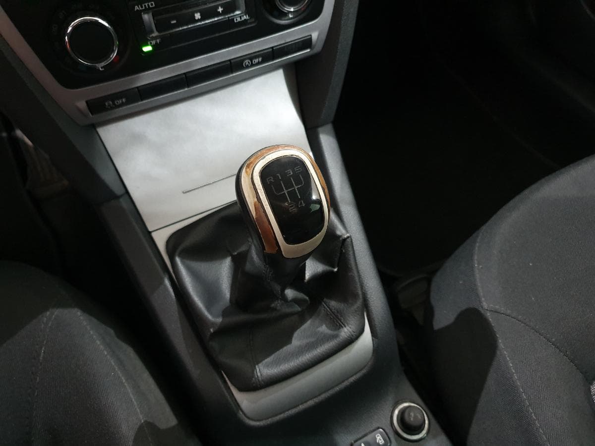 Skoda Octavia 1.6 TDI · Ano 2013 — image 30