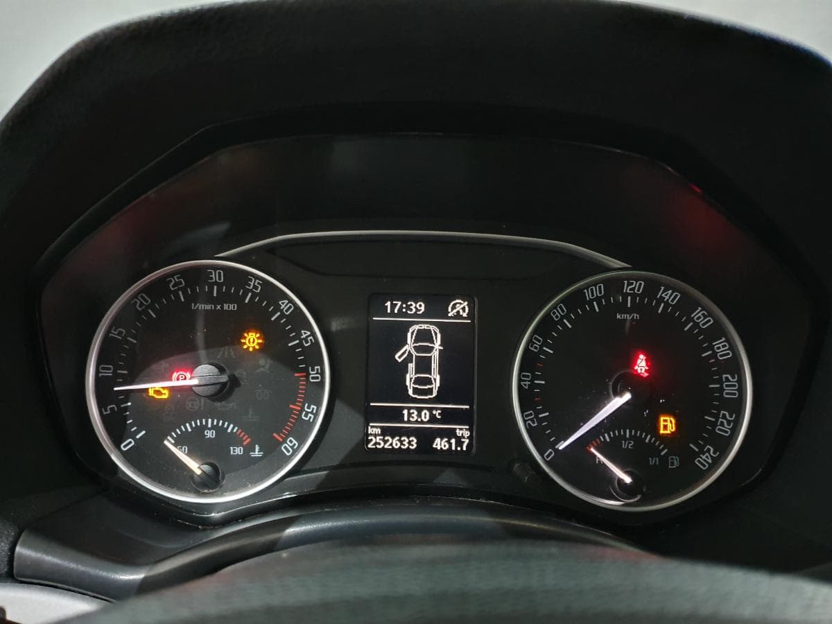 Skoda Octavia 1.6 TDI · Ano 2013 — image 32