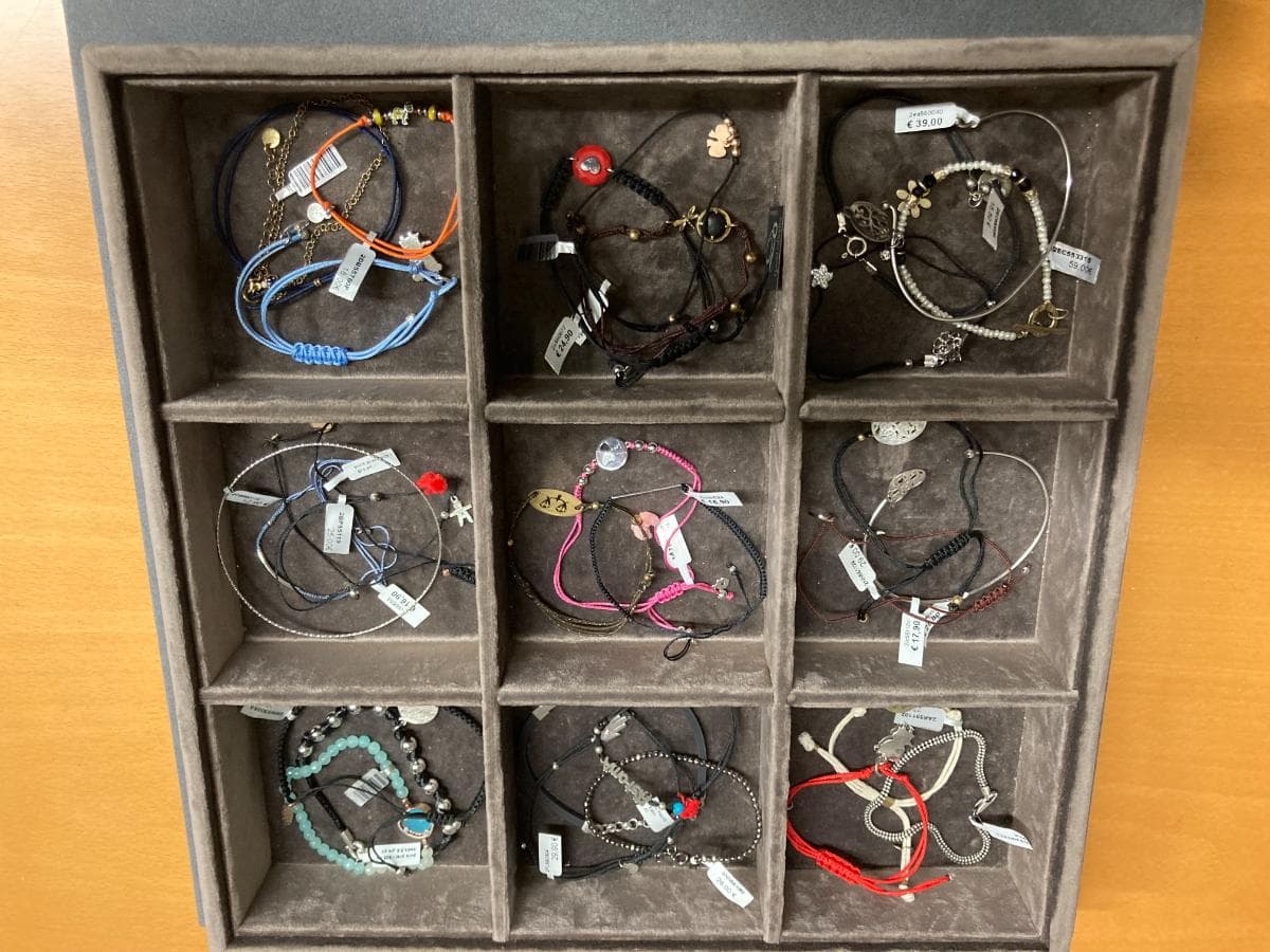 Bracelets — image 1